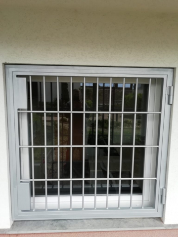 Fokozott biztonságú nyíló ablakrács