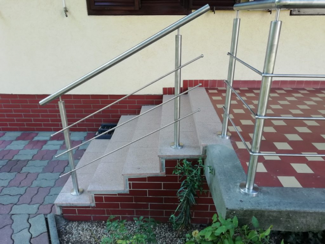 Rozsdamentes lépcsőkorlát
